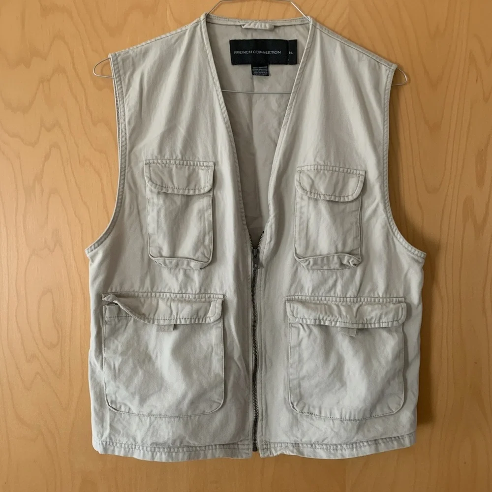 French Connection Light Beige Utility Pocket Vest

B3 0326 - Picture 2 of 2